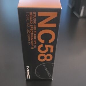 MAC Studio Fix Fluid SPF 15 Foundation NC58